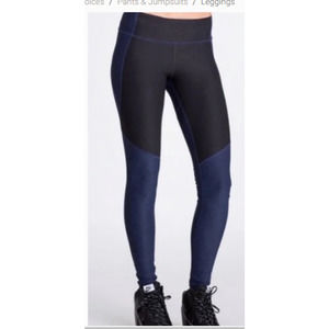 Outdoor Voices TechSweat 7/8/ Two Tone Leggings Blue Charcoal Black‎ Size Medium
